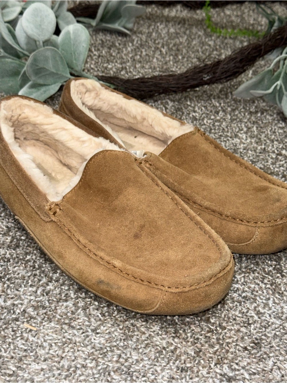 UGG men’s size 12 tan suede slippers